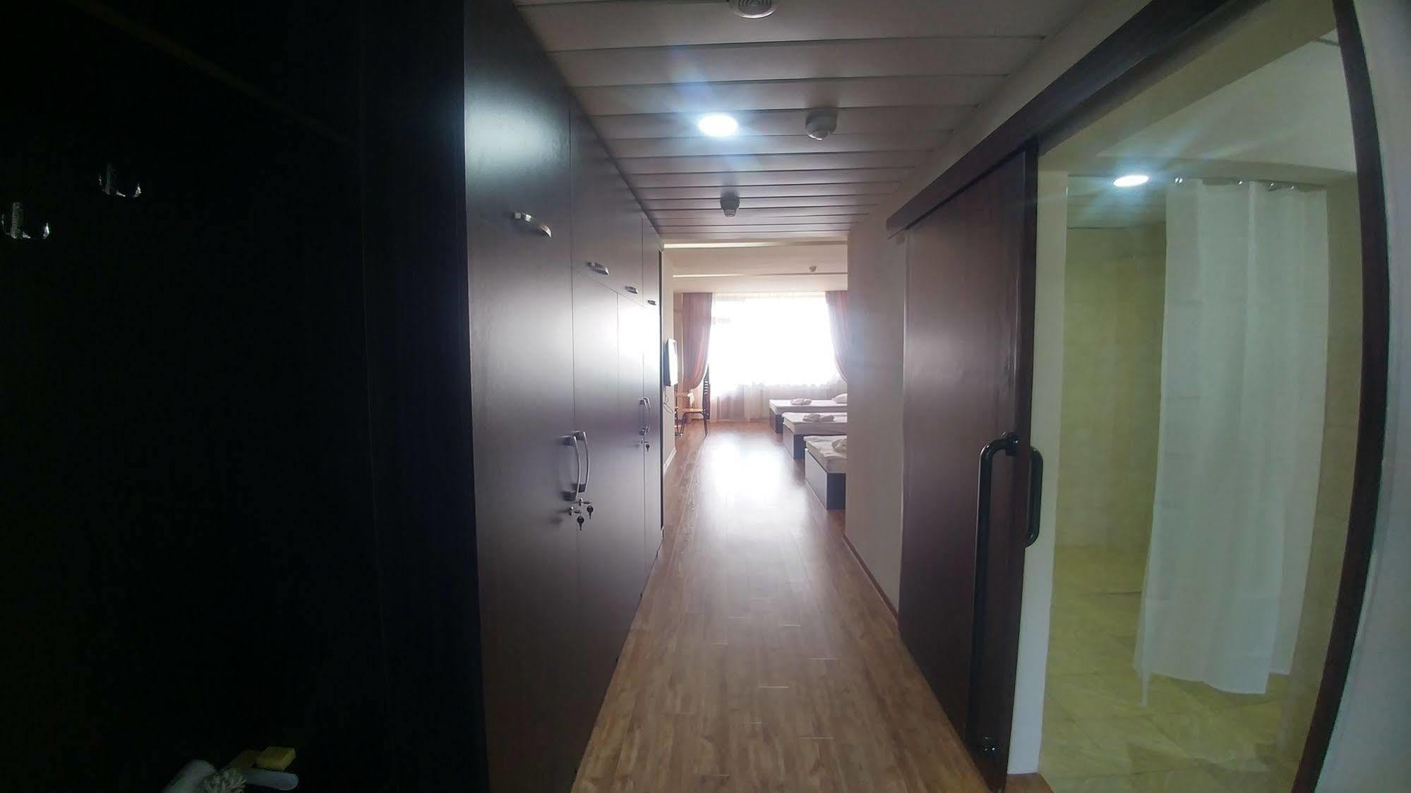 Cross Health Spa Center Yerevan Exterior photo